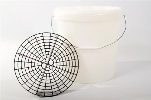 Juicy Detailing 18Ltr Wash Bucket + Grit Guard